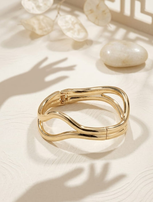 The NIRVAE Fluid Infinity Bracelet