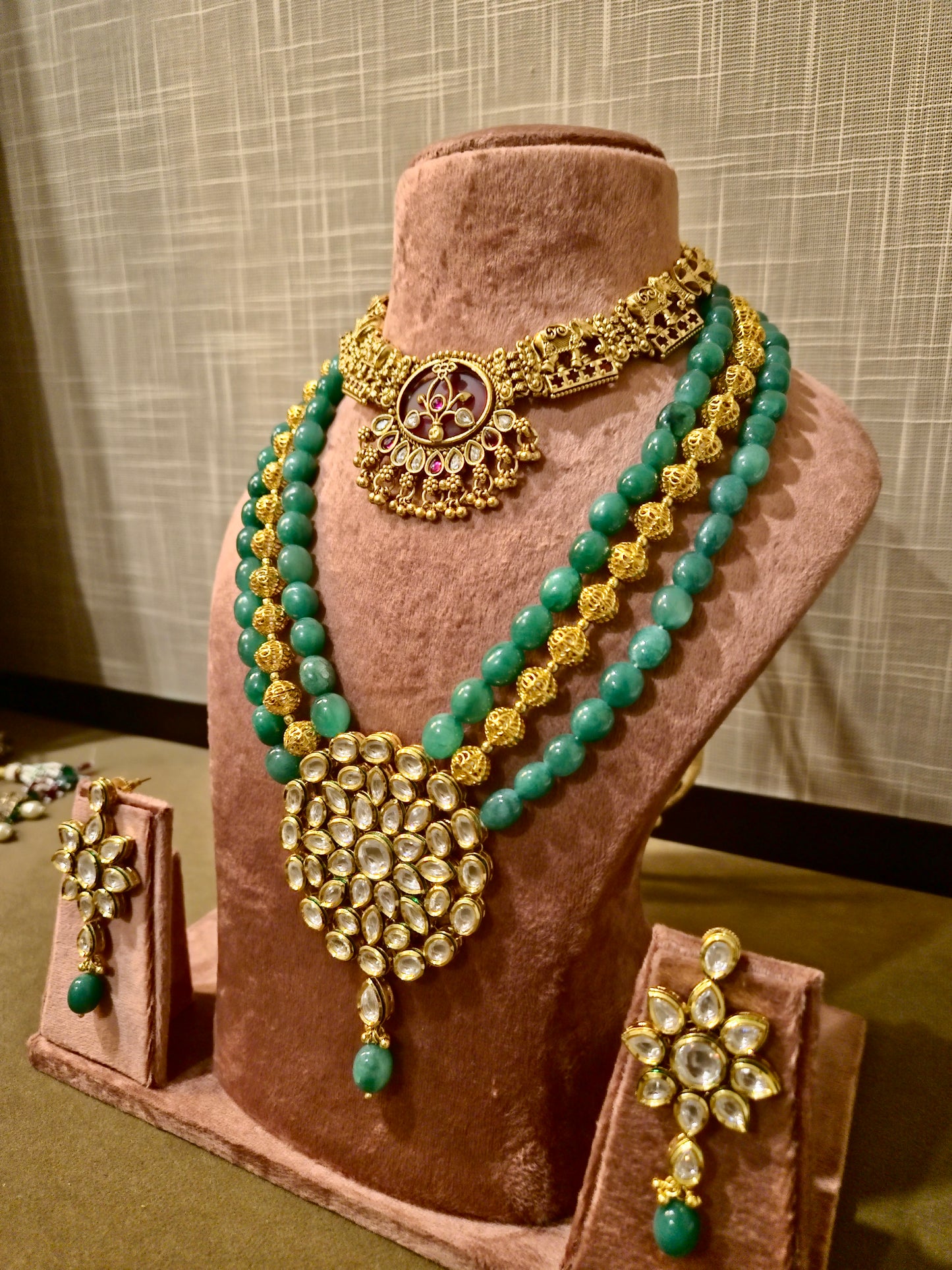 The Heritage Empress: A Gaja-Lakshmi & Kundan Mala Suite