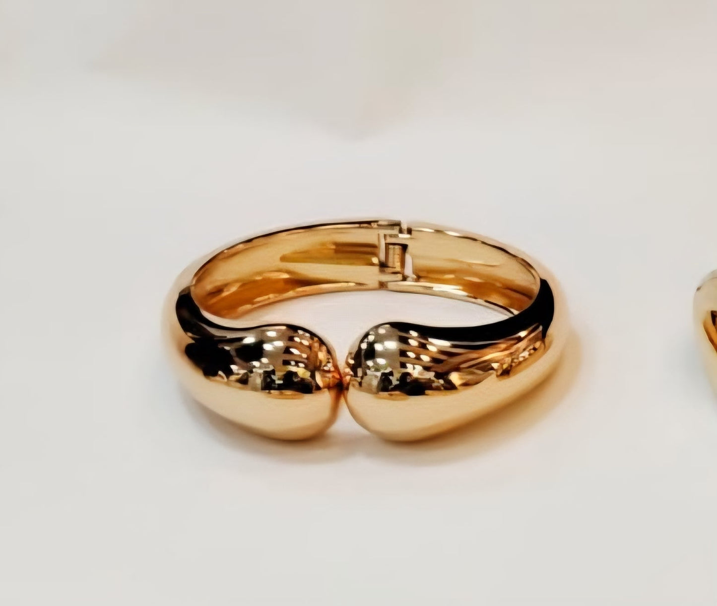 The NIRVAE Dome Fusion Bracelet