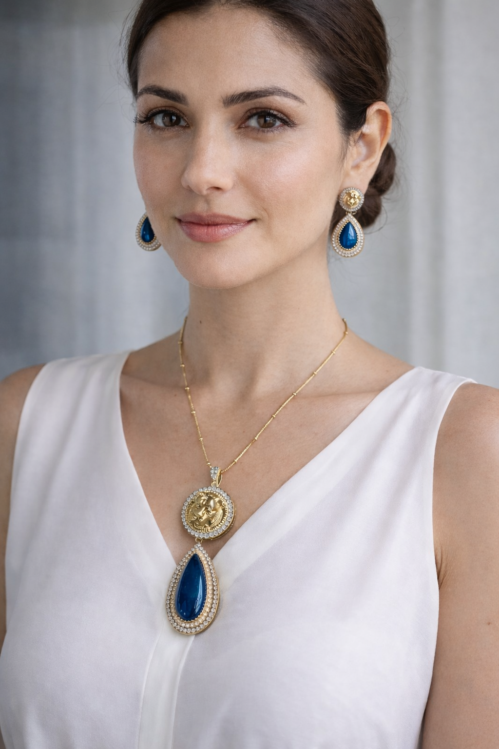 The Regal Leo Luxe Pendant Set -Royal Blue Edition