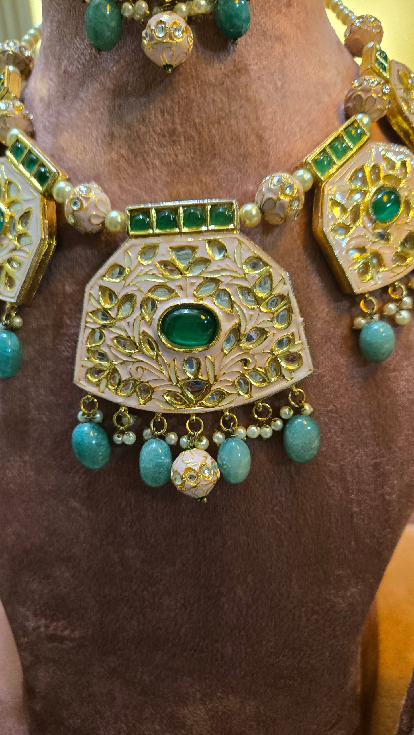 Heirloom Emerald Polki Bridal Set