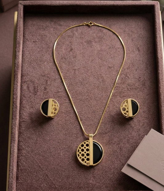 Eclipse Noir Pendant Set