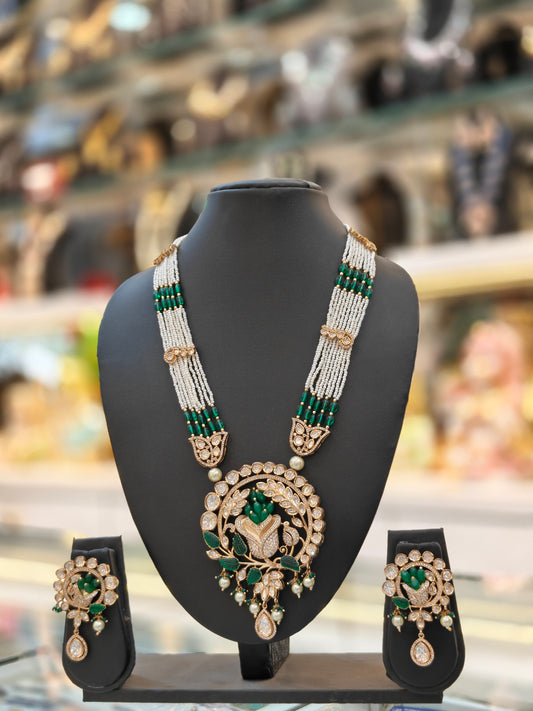 Emerald Pearl Heritage Medallion Necklace Set