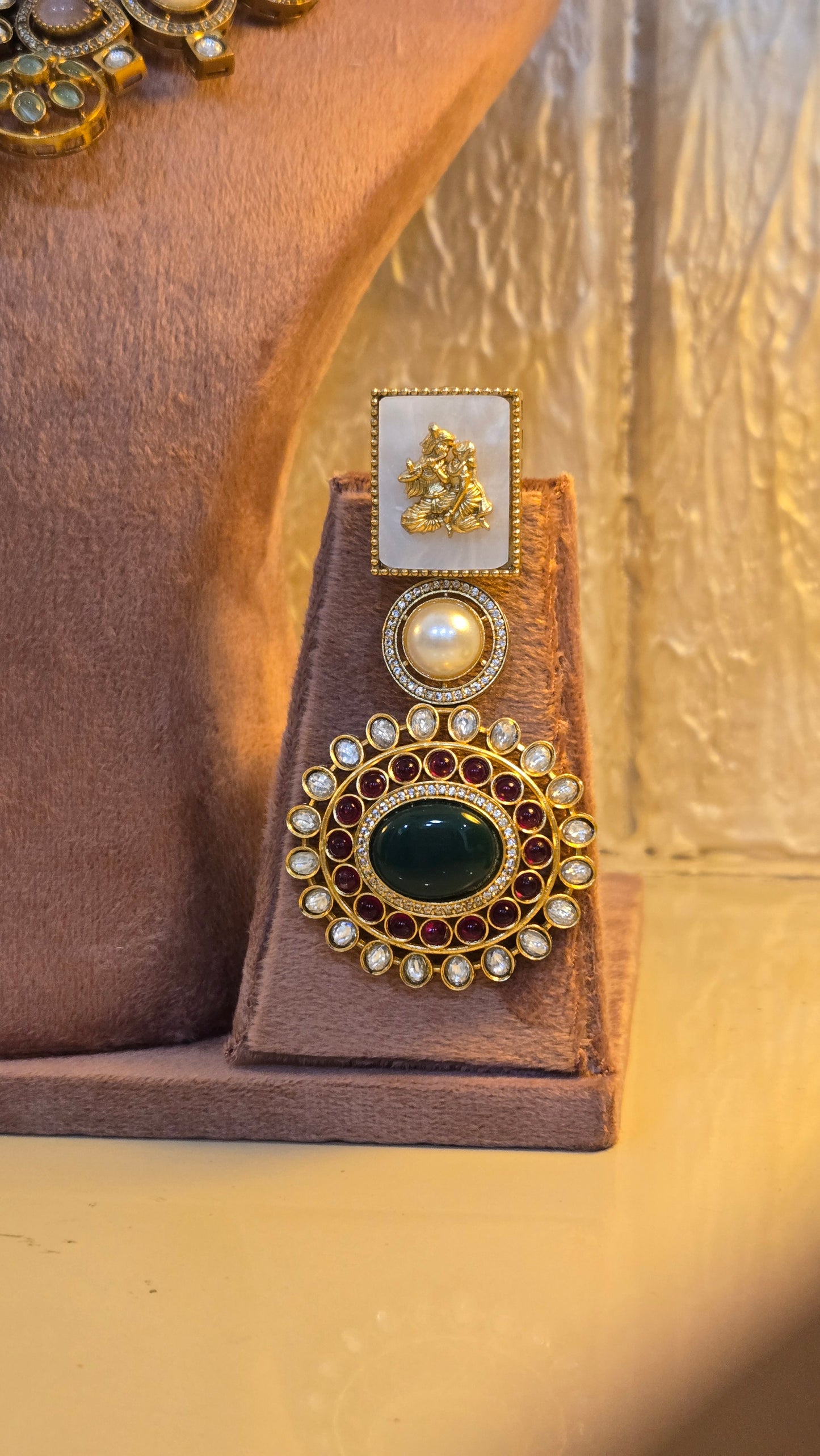 The Samragni Royal Choker Set