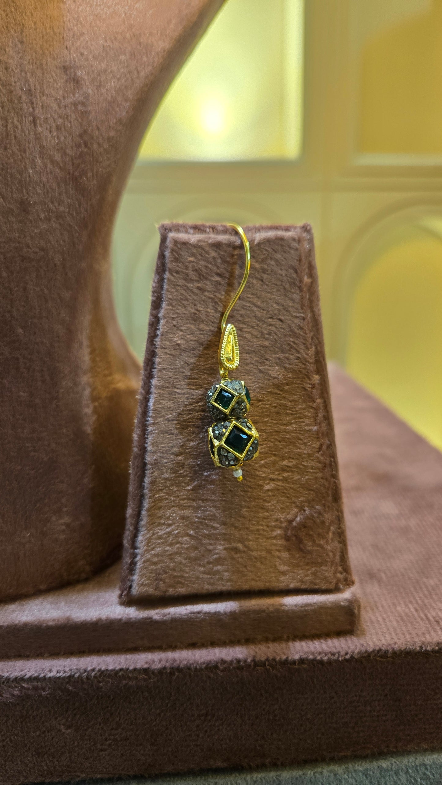 Emerald Prism Royal Choker