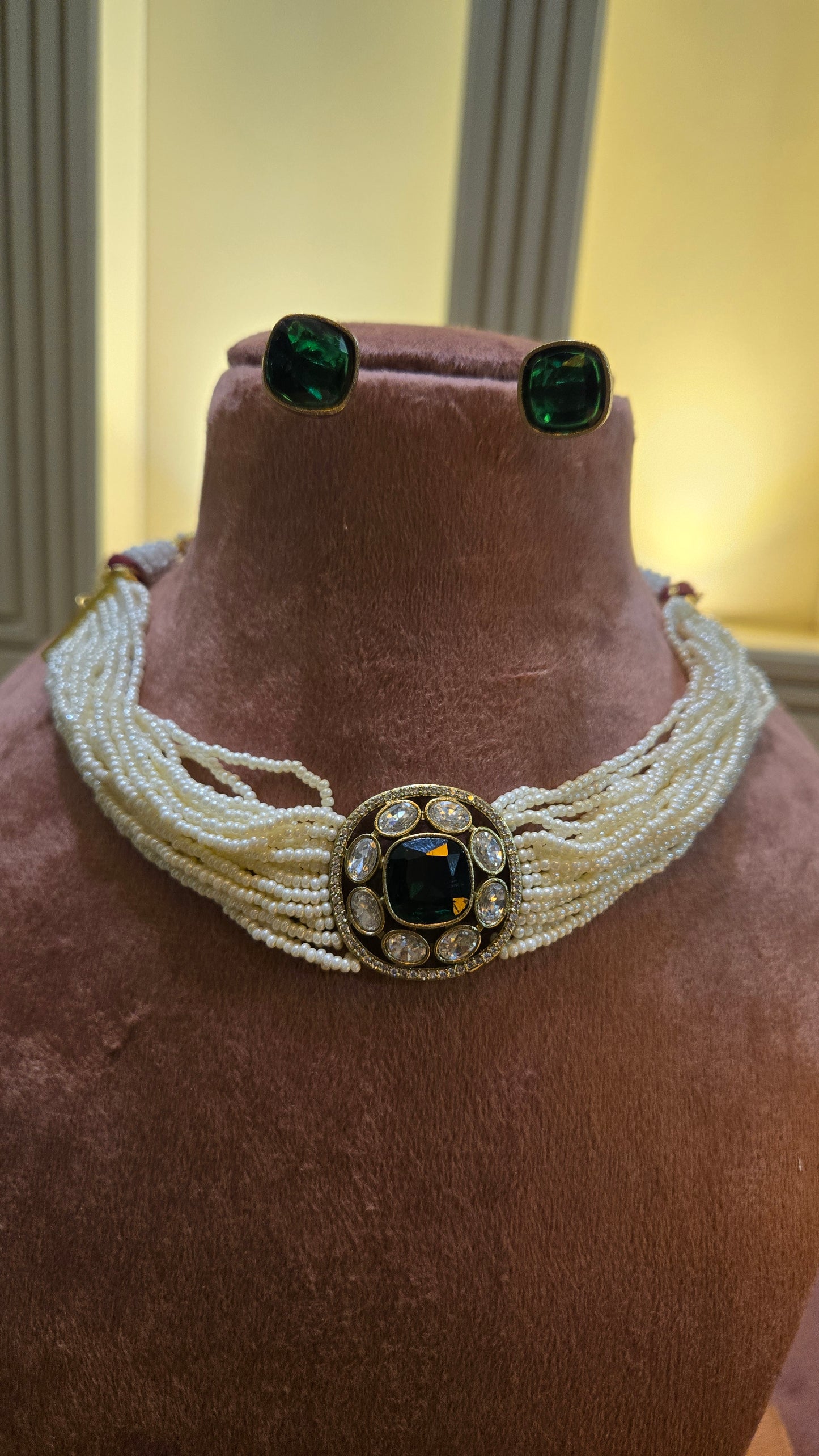 Emerald Stone Pearl Galabandh