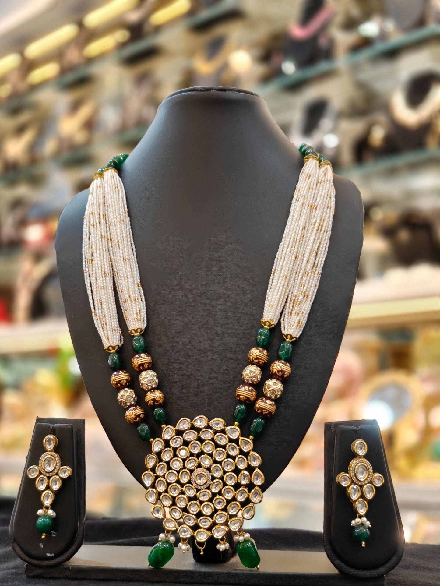 The Mandala Moon Pearl Haar