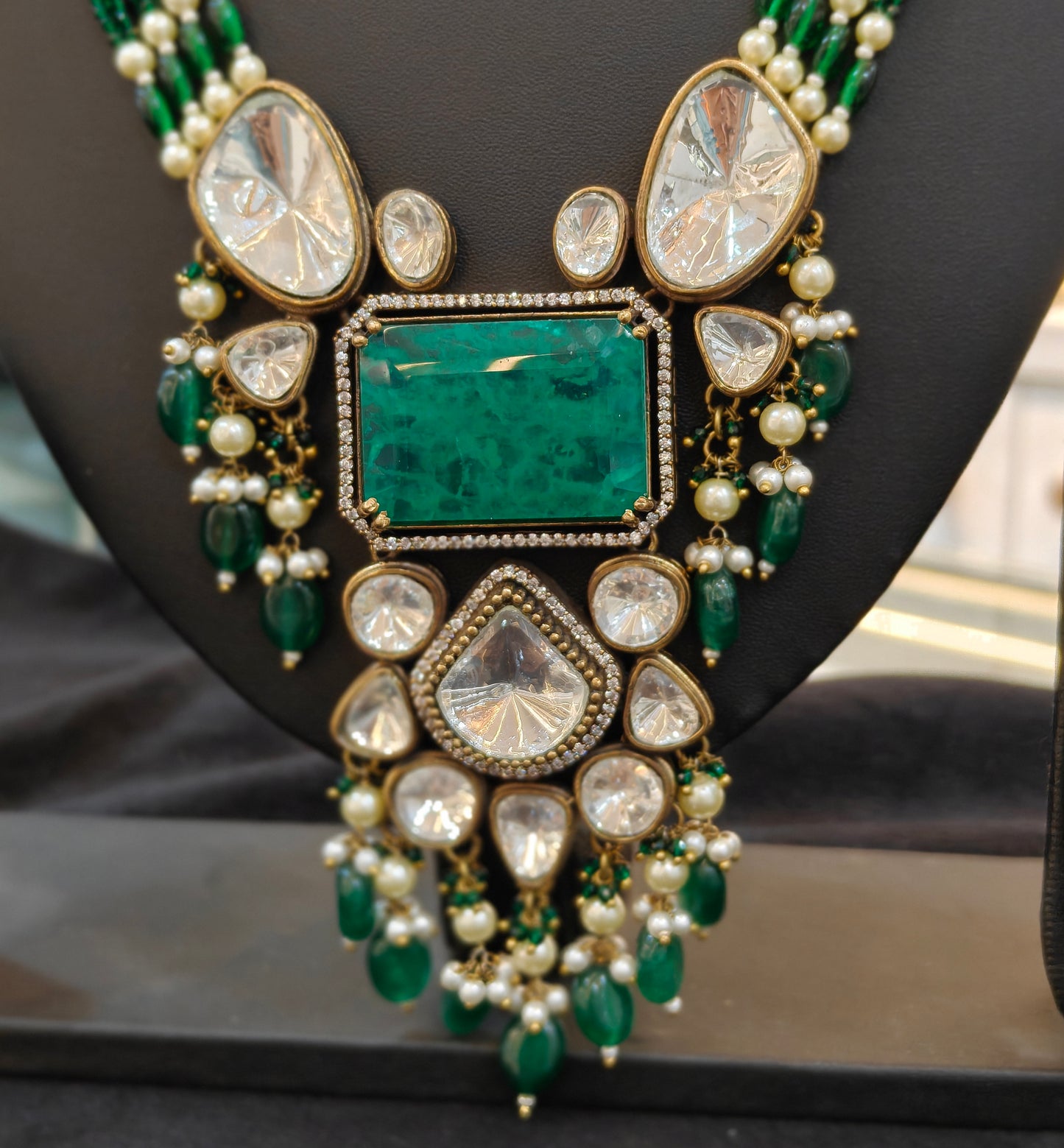 The Aranya-Vilaas Heritage Regent Necklace
