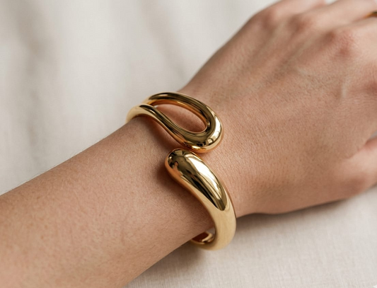 The NIRVAE Liquid Contour Cuff