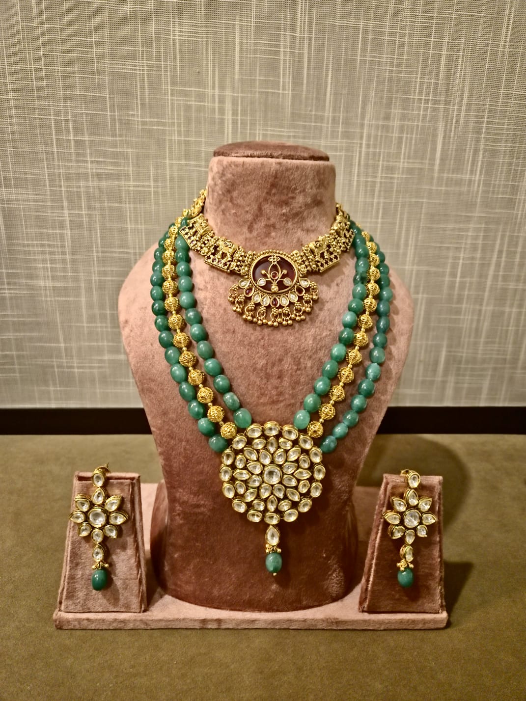 The Heritage Empress: A Gaja-Lakshmi & Kundan Mala Suite